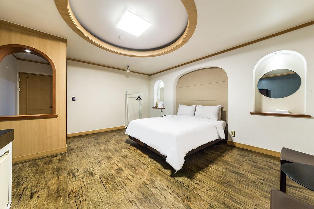 Hotel Tate Suwon Eksteriør billede