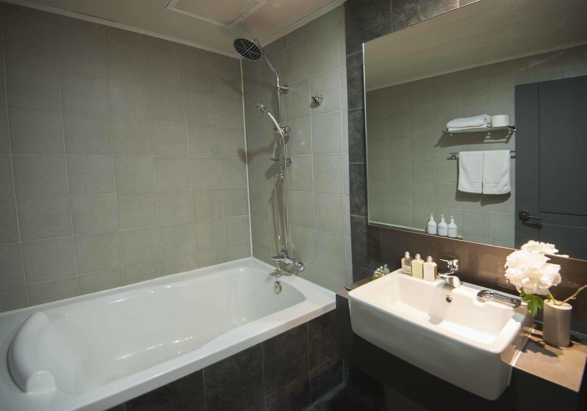 Hotel Tate Suwon Eksteriør billede