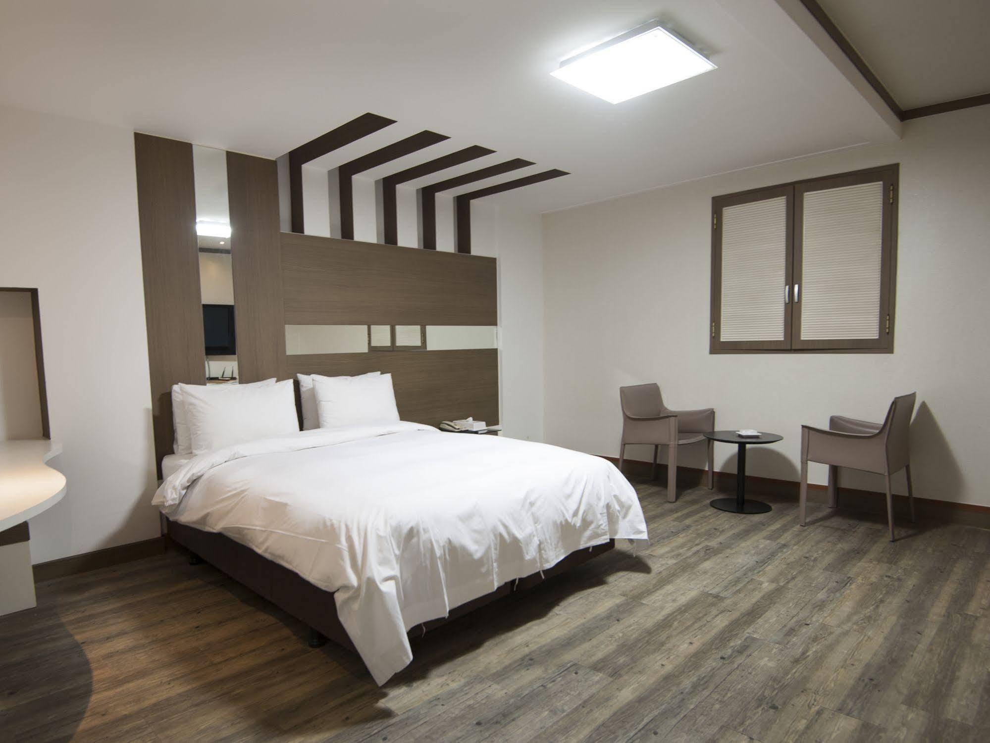 Hotel Tate Suwon Eksteriør billede